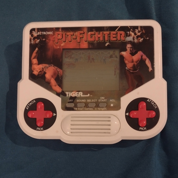 Vintage 1988 Tiger Electronics Pit Fighter Handheld Digital Game - Picture 7 of 7